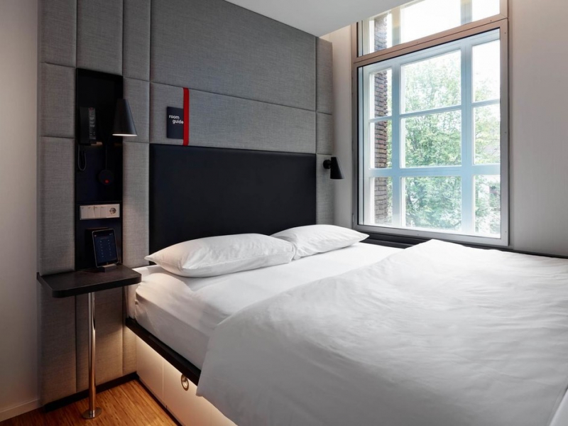 Отель citizenM Amstel в Амстердаме